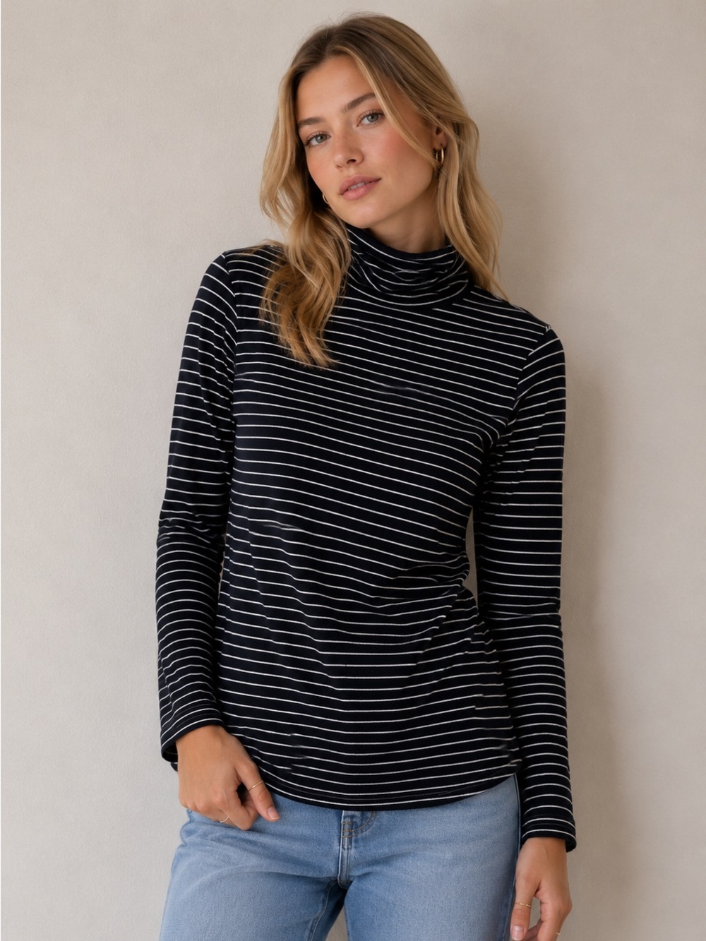 J. Jill Black and White Fitted Long Sleeve Tee PTP: 20”-22”